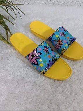 NWOT Goats The Slide Colorful Yellow & Blue Floral Sandals - Size 8